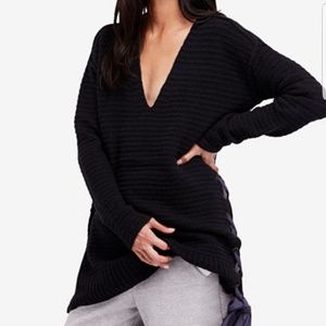 Heart it lace-up sweater